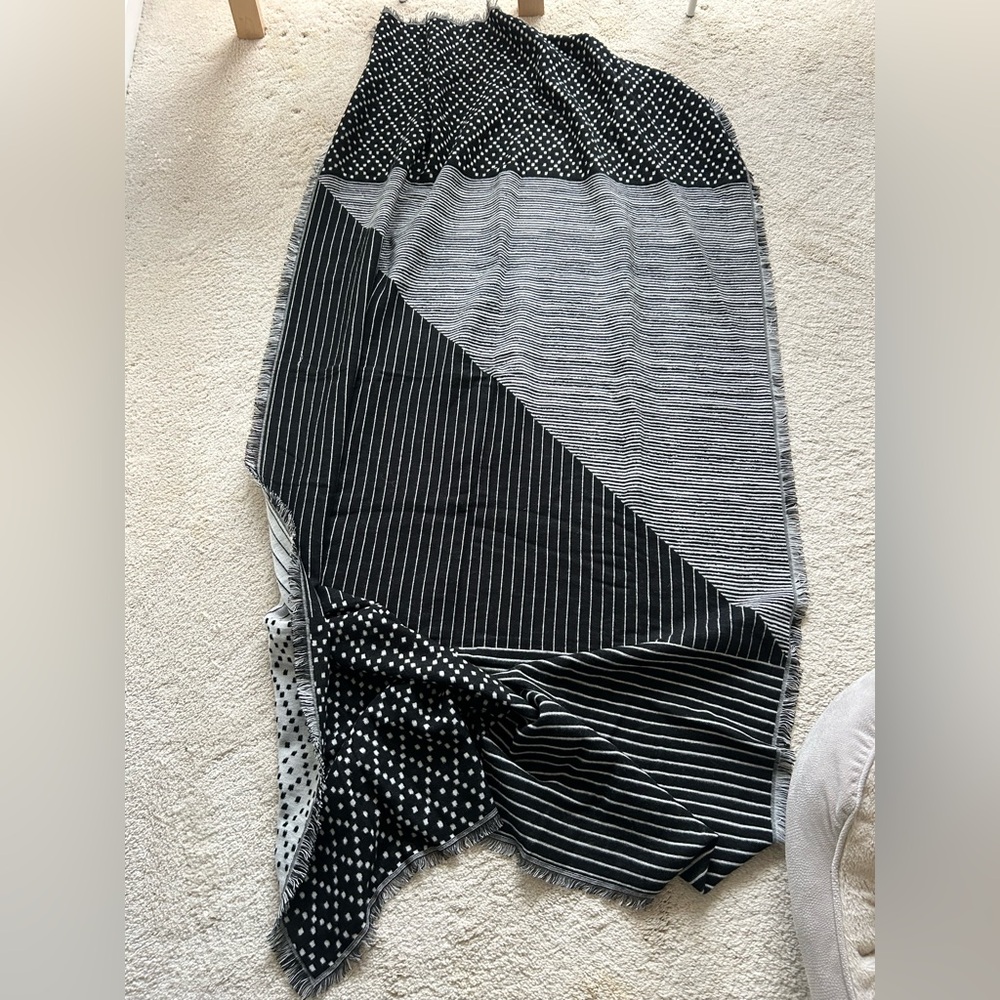 Madewell Black and White Patterned Women's scarf